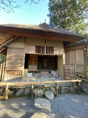 鹿苑寺（金閣寺）の{uncategorized: "未分類", other: "その他", undefined: "問題あり", building: "その他建物", grave: "お墓", sacred_gate: "鳥居", guardian: "狛犬", statue: "像", buddha: "仏像", history: "歴史", nature: "自然", garden: "庭園", animal: "動物", pagoda: "塔", temizu: "手水舎", mountain_gate: "山門・神門", sanctuary: "本殿・本堂", subordinate: "末社・摂社", art: "芸術", scenery: "景色", jizo: "地蔵", ema: "絵馬", goshuin: "御朱印", omikuji: "おみくじ", items: "授与品その他", amulet: "お守り", goshuincho: "御朱印帳", eats: "食事", festival: "お祭り", votive_dance: "神楽", shichigosan: "七五三参", wedding: "結婚式", experience: "体験その他", initially: "初詣", around: "周辺", anti_infection: "感染症対策"}