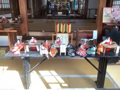 三輪神社の本殿・本堂