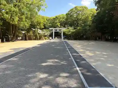 宮崎縣護國神社の{uncategorized: "未分類", other: "その他", undefined: "問題あり", building: "その他建物", grave: "お墓", sacred_gate: "鳥居", guardian: "狛犬", statue: "像", buddha: "仏像", history: "歴史", nature: "自然", garden: "庭園", animal: "動物", pagoda: "塔", temizu: "手水舎", mountain_gate: "山門・神門", sanctuary: "本殿・本堂", subordinate: "末社・摂社", art: "芸術", scenery: "景色", jizo: "地蔵", ema: "絵馬", goshuin: "御朱印", omikuji: "おみくじ", items: "授与品その他", amulet: "お守り", goshuincho: "御朱印帳", eats: "食事", festival: "お祭り", votive_dance: "神楽", shichigosan: "七五三参", wedding: "結婚式", experience: "体験その他", initially: "初詣", around: "周辺", anti_infection: "感染症対策"}