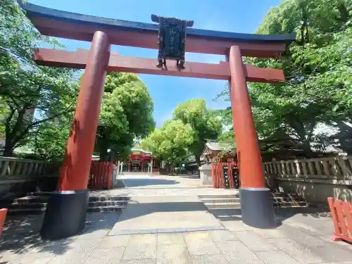 御霊神社の{uncategorized: "未分類", other: "その他", undefined: "問題あり", building: "その他建物", grave: "お墓", sacred_gate: "鳥居", guardian: "狛犬", statue: "像", buddha: "仏像", history: "歴史", nature: "自然", garden: "庭園", animal: "動物", pagoda: "塔", temizu: "手水舎", mountain_gate: "山門・神門", sanctuary: "本殿・本堂", subordinate: "末社・摂社", art: "芸術", scenery: "景色", jizo: "地蔵", ema: "絵馬", goshuin: "御朱印", omikuji: "おみくじ", items: "授与品その他", amulet: "お守り", goshuincho: "御朱印帳", eats: "食事", festival: "お祭り", votive_dance: "神楽", shichigosan: "七五三参", wedding: "結婚式", experience: "体験その他", initially: "初詣", around: "周辺", anti_infection: "感染症対策"}