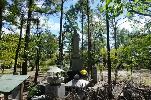 西大寺の像