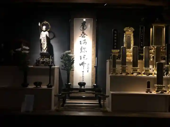 燈籠堂 浄教寺の本殿・本堂