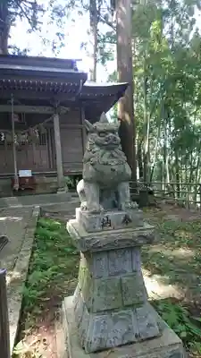 石神山精神社の狛犬
