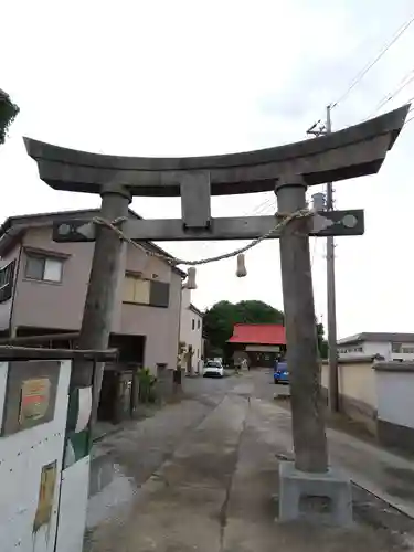 白幡雷電神社の鳥居