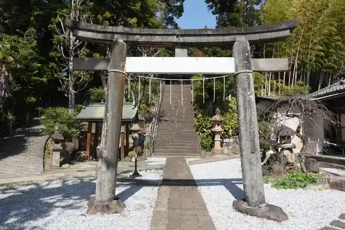 居神神社の鳥居