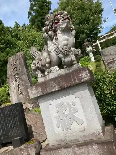 八海山尊神社の狛犬