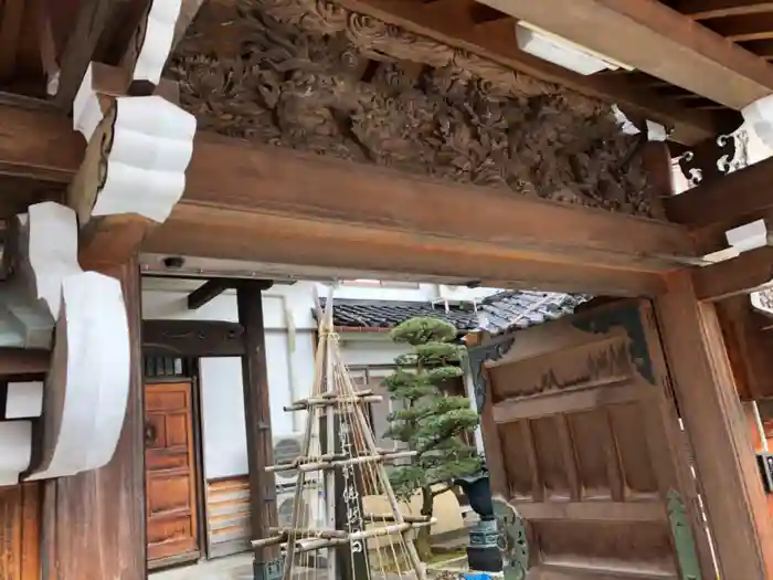 仏照寺の山門