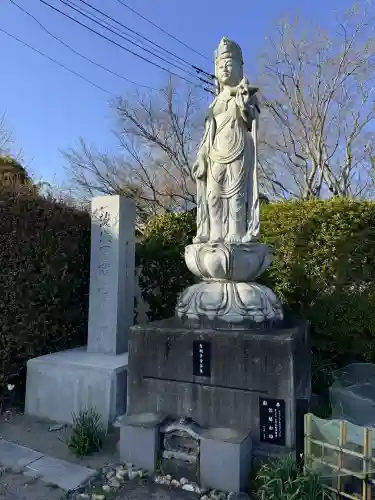 龍泉寺の{uncategorized: "未分類", other: "その他", undefined: "問題あり", building: "その他建物", grave: "お墓", sacred_gate: "鳥居", guardian: "狛犬", statue: "像", buddha: "仏像", history: "歴史", nature: "自然", garden: "庭園", animal: "動物", pagoda: "塔", temizu: "手水舎", mountain_gate: "山門・神門", sanctuary: "本殿・本堂", subordinate: "末社・摂社", art: "芸術", scenery: "景色", jizo: "地蔵", ema: "絵馬", goshuin: "御朱印", omikuji: "おみくじ", items: "授与品その他", amulet: "お守り", goshuincho: "御朱印帳", eats: "食事", festival: "お祭り", votive_dance: "神楽", shichigosan: "七五三参", wedding: "結婚式", experience: "体験その他", initially: "初詣", around: "周辺", anti_infection: "感染症対策"}