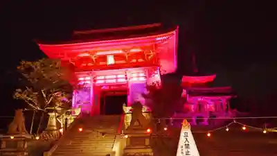 清水寺の山門・神門