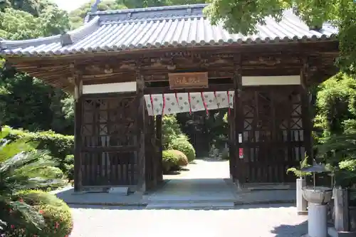 大興寺の山門