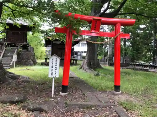 皇足穂吉田大御神宮の末社