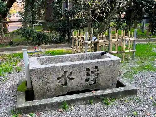 高岡市護国神社の手水舎
