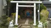 三社稲荷神社の鳥居