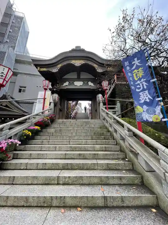 湯島天満宮の山門・神門