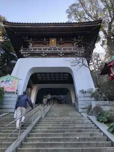 江島神社の山門