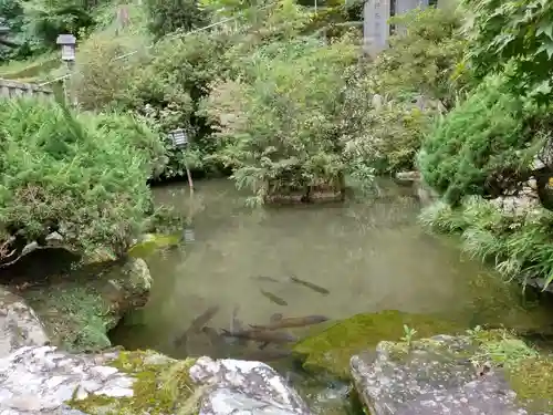 御嶽山神社の庭園