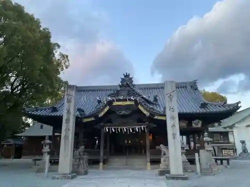 魚吹八幡神社の{uncategorized: "未分類", other: "その他", undefined: "問題あり", building: "その他建物", grave: "お墓", sacred_gate: "鳥居", guardian: "狛犬", statue: "像", buddha: "仏像", history: "歴史", nature: "自然", garden: "庭園", animal: "動物", pagoda: "塔", temizu: "手水舎", mountain_gate: "山門・神門", sanctuary: "本殿・本堂", subordinate: "末社・摂社", art: "芸術", scenery: "景色", jizo: "地蔵", ema: "絵馬", goshuin: "御朱印", omikuji: "おみくじ", items: "授与品その他", amulet: "お守り", goshuincho: "御朱印帳", eats: "食事", festival: "お祭り", votive_dance: "神楽", shichigosan: "七五三参", wedding: "結婚式", experience: "体験その他", initially: "初詣", around: "周辺", anti_infection: "感染症対策"}