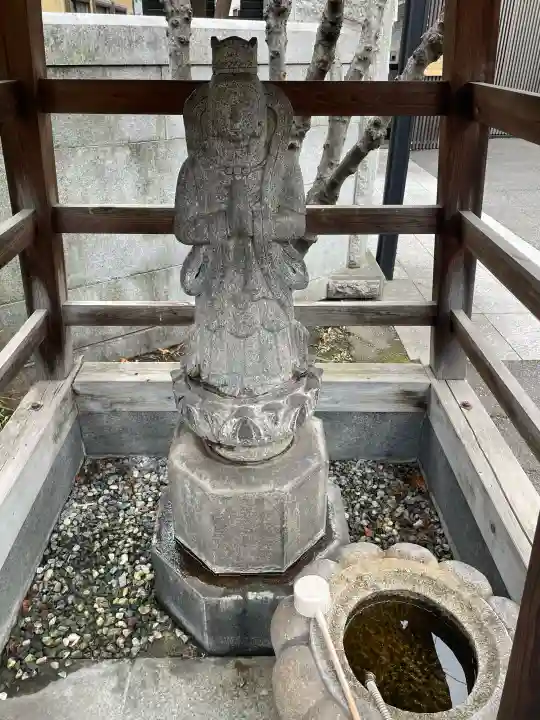 正伝寺の{uncategorized: "未分類", other: "その他", undefined: "問題あり", building: "その他建物", grave: "お墓", sacred_gate: "鳥居", guardian: "狛犬", statue: "像", buddha: "仏像", history: "歴史", nature: "自然", garden: "庭園", animal: "動物", pagoda: "塔", temizu: "手水舎", mountain_gate: "山門・神門", sanctuary: "本殿・本堂", subordinate: "末社・摂社", art: "芸術", scenery: "景色", jizo: "地蔵", ema: "絵馬", goshuin: "御朱印", omikuji: "おみくじ", items: "授与品その他", amulet: "お守り", goshuincho: "御朱印帳", eats: "食事", festival: "お祭り", votive_dance: "神楽", shichigosan: "七五三参", wedding: "結婚式", experience: "体験その他", initially: "初詣", around: "周辺", anti_infection: "感染症対策"}