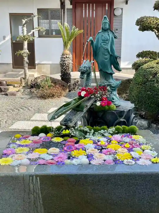 多聞寺の手水舎