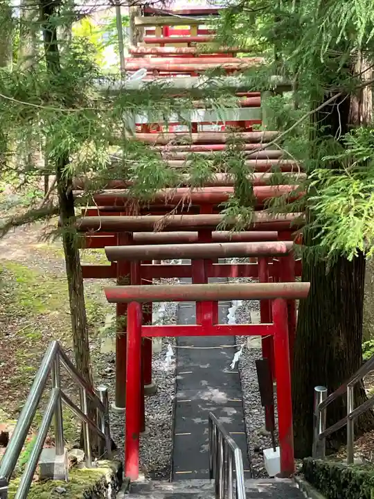 新屋山神社(山梨県)