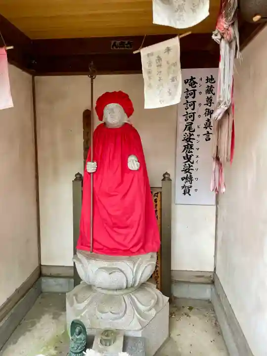 長光寺の{uncategorized: "未分類", other: "その他", undefined: "問題あり", building: "その他建物", grave: "お墓", sacred_gate: "鳥居", guardian: "狛犬", statue: "像", buddha: "仏像", history: "歴史", nature: "自然", garden: "庭園", animal: "動物", pagoda: "塔", temizu: "手水舎", mountain_gate: "山門・神門", sanctuary: "本殿・本堂", subordinate: "末社・摂社", art: "芸術", scenery: "景色", jizo: "地蔵", ema: "絵馬", goshuin: "御朱印", omikuji: "おみくじ", items: "授与品その他", amulet: "お守り", goshuincho: "御朱印帳", eats: "食事", festival: "お祭り", votive_dance: "神楽", shichigosan: "七五三参", wedding: "結婚式", experience: "体験その他", initially: "初詣", around: "周辺", anti_infection: "感染症対策"}