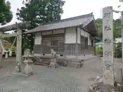 神明社の本殿