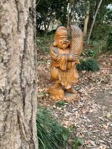 玉敷神社の像