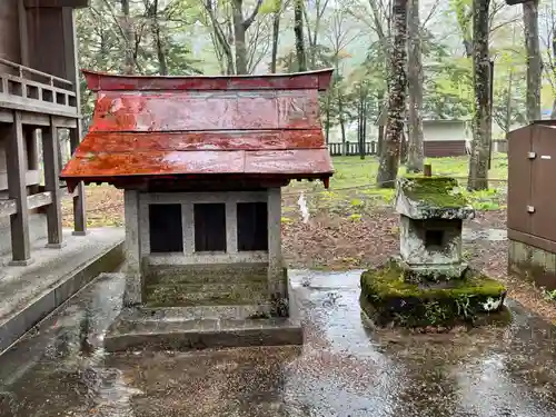 淺間神社（忍野八海）の末社・摂社
