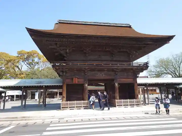 尾張大國霊神社(国府宮)の山門・神門