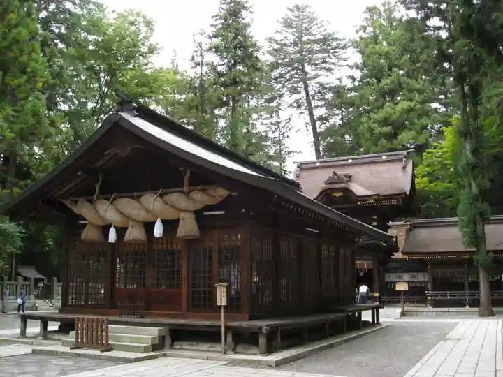 諏訪大社下社春宮(長野県)