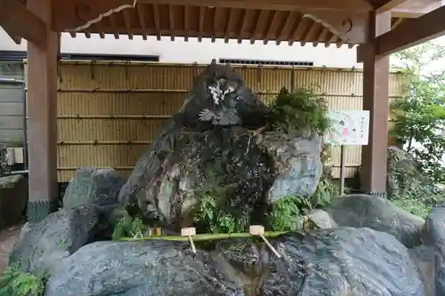 馬橋稲荷神社の手水舎