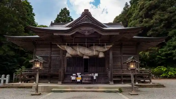 玉若酢命神社の本殿