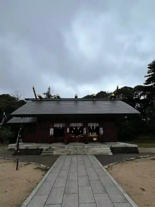 松江護國神社の{uncategorized: "未分類", other: "その他", undefined: "問題あり", building: "その他建物", grave: "お墓", sacred_gate: "鳥居", guardian: "狛犬", statue: "像", buddha: "仏像", history: "歴史", nature: "自然", garden: "庭園", animal: "動物", pagoda: "塔", temizu: "手水舎", mountain_gate: "山門・神門", sanctuary: "本殿・本堂", subordinate: "末社・摂社", art: "芸術", scenery: "景色", jizo: "地蔵", ema: "絵馬", goshuin: "御朱印", omikuji: "おみくじ", items: "授与品その他", amulet: "お守り", goshuincho: "御朱印帳", eats: "食事", festival: "お祭り", votive_dance: "神楽", shichigosan: "七五三参", wedding: "結婚式", experience: "体験その他", initially: "初詣", around: "周辺", anti_infection: "感染症対策"}