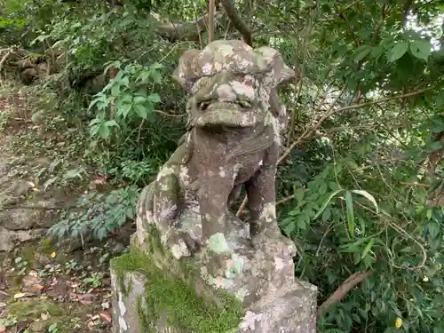 月夜見神社の狛犬