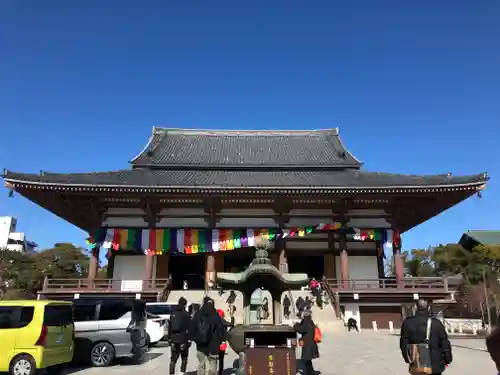 西新井大師総持寺の本殿・本堂