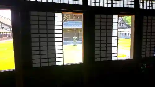 瑞龍寺の{uncategorized: "未分類", other: "その他", undefined: "問題あり", building: "その他建物", grave: "お墓", sacred_gate: "鳥居", guardian: "狛犬", statue: "像", buddha: "仏像", history: "歴史", nature: "自然", garden: "庭園", animal: "動物", pagoda: "塔", temizu: "手水舎", mountain_gate: "山門・神門", sanctuary: "本殿・本堂", subordinate: "末社・摂社", art: "芸術", scenery: "景色", jizo: "地蔵", ema: "絵馬", goshuin: "御朱印", omikuji: "おみくじ", items: "授与品その他", amulet: "お守り", goshuincho: "御朱印帳", eats: "食事", festival: "お祭り", votive_dance: "神楽", shichigosan: "七五三参", wedding: "結婚式", experience: "体験その他", initially: "初詣", around: "周辺", anti_infection: "感染症対策"}