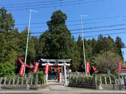 鼬幣稲荷神社の{uncategorized: "未分類", other: "その他", undefined: "問題あり", building: "その他建物", grave: "お墓", sacred_gate: "鳥居", guardian: "狛犬", statue: "像", buddha: "仏像", history: "歴史", nature: "自然", garden: "庭園", animal: "動物", pagoda: "塔", temizu: "手水舎", mountain_gate: "山門・神門", sanctuary: "本殿・本堂", subordinate: "末社・摂社", art: "芸術", scenery: "景色", jizo: "地蔵", ema: "絵馬", goshuin: "御朱印", omikuji: "おみくじ", items: "授与品その他", amulet: "お守り", goshuincho: "御朱印帳", eats: "食事", festival: "お祭り", votive_dance: "神楽", shichigosan: "七五三参", wedding: "結婚式", experience: "体験その他", initially: "初詣", around: "周辺", anti_infection: "感染症対策"}