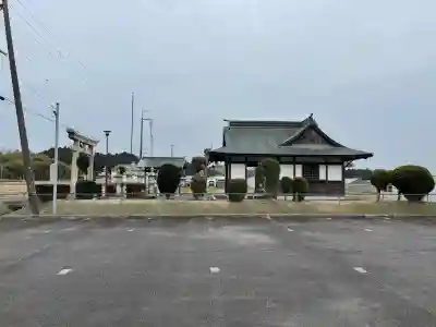 屋船神社の{uncategorized: "未分類", other: "その他", undefined: "問題あり", building: "その他建物", grave: "お墓", sacred_gate: "鳥居", guardian: "狛犬", statue: "像", buddha: "仏像", history: "歴史", nature: "自然", garden: "庭園", animal: "動物", pagoda: "塔", temizu: "手水舎", mountain_gate: "山門・神門", sanctuary: "本殿・本堂", subordinate: "末社・摂社", art: "芸術", scenery: "景色", jizo: "地蔵", ema: "絵馬", goshuin: "御朱印", omikuji: "おみくじ", items: "授与品その他", amulet: "お守り", goshuincho: "御朱印帳", eats: "食事", festival: "お祭り", votive_dance: "神楽", shichigosan: "七五三参", wedding: "結婚式", experience: "体験その他", initially: "初詣", around: "周辺", anti_infection: "感染症対策"}