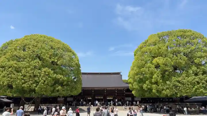 明治神宮の{uncategorized: "未分類", other: "その他", undefined: "問題あり", building: "その他建物", grave: "お墓", sacred_gate: "鳥居", guardian: "狛犬", statue: "像", buddha: "仏像", history: "歴史", nature: "自然", garden: "庭園", animal: "動物", pagoda: "塔", temizu: "手水舎", mountain_gate: "山門・神門", sanctuary: "本殿・本堂", subordinate: "末社・摂社", art: "芸術", scenery: "景色", jizo: "地蔵", ema: "絵馬", goshuin: "御朱印", omikuji: "おみくじ", items: "授与品その他", amulet: "お守り", goshuincho: "御朱印帳", eats: "食事", festival: "お祭り", votive_dance: "神楽", shichigosan: "七五三参", wedding: "結婚式", experience: "体験その他", initially: "初詣", around: "周辺", anti_infection: "感染症対策"}