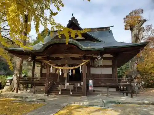 賀羅加波神社の本殿