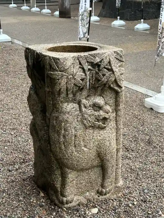 射水神社の手水舎