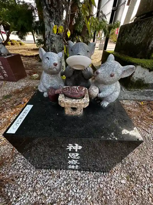 万九千社の{uncategorized: "未分類", other: "その他", undefined: "問題あり", building: "その他建物", grave: "お墓", sacred_gate: "鳥居", guardian: "狛犬", statue: "像", buddha: "仏像", history: "歴史", nature: "自然", garden: "庭園", animal: "動物", pagoda: "塔", temizu: "手水舎", mountain_gate: "山門・神門", sanctuary: "本殿・本堂", subordinate: "末社・摂社", art: "芸術", scenery: "景色", jizo: "地蔵", ema: "絵馬", goshuin: "御朱印", omikuji: "おみくじ", items: "授与品その他", amulet: "お守り", goshuincho: "御朱印帳", eats: "食事", festival: "お祭り", votive_dance: "神楽", shichigosan: "七五三参", wedding: "結婚式", experience: "体験その他", initially: "初詣", around: "周辺", anti_infection: "感染症対策"}