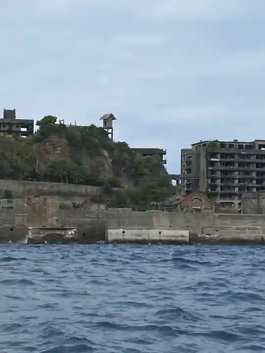 端島神社の{uncategorized: "未分類", other: "その他", undefined: "問題あり", building: "その他建物", grave: "お墓", sacred_gate: "鳥居", guardian: "狛犬", statue: "像", buddha: "仏像", history: "歴史", nature: "自然", garden: "庭園", animal: "動物", pagoda: "塔", temizu: "手水舎", mountain_gate: "山門・神門", sanctuary: "本殿・本堂", subordinate: "末社・摂社", art: "芸術", scenery: "景色", jizo: "地蔵", ema: "絵馬", goshuin: "御朱印", omikuji: "おみくじ", items: "授与品その他", amulet: "お守り", goshuincho: "御朱印帳", eats: "食事", festival: "お祭り", votive_dance: "神楽", shichigosan: "七五三参", wedding: "結婚式", experience: "体験その他", initially: "初詣", around: "周辺", anti_infection: "感染症対策"}