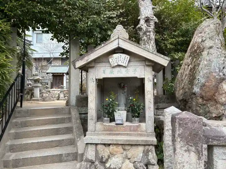 妙光院の{uncategorized: "未分類", other: "その他", undefined: "問題あり", building: "その他建物", grave: "お墓", sacred_gate: "鳥居", guardian: "狛犬", statue: "像", buddha: "仏像", history: "歴史", nature: "自然", garden: "庭園", animal: "動物", pagoda: "塔", temizu: "手水舎", mountain_gate: "山門・神門", sanctuary: "本殿・本堂", subordinate: "末社・摂社", art: "芸術", scenery: "景色", jizo: "地蔵", ema: "絵馬", goshuin: "御朱印", omikuji: "おみくじ", items: "授与品その他", amulet: "お守り", goshuincho: "御朱印帳", eats: "食事", festival: "お祭り", votive_dance: "神楽", shichigosan: "七五三参", wedding: "結婚式", experience: "体験その他", initially: "初詣", around: "周辺", anti_infection: "感染症対策"}