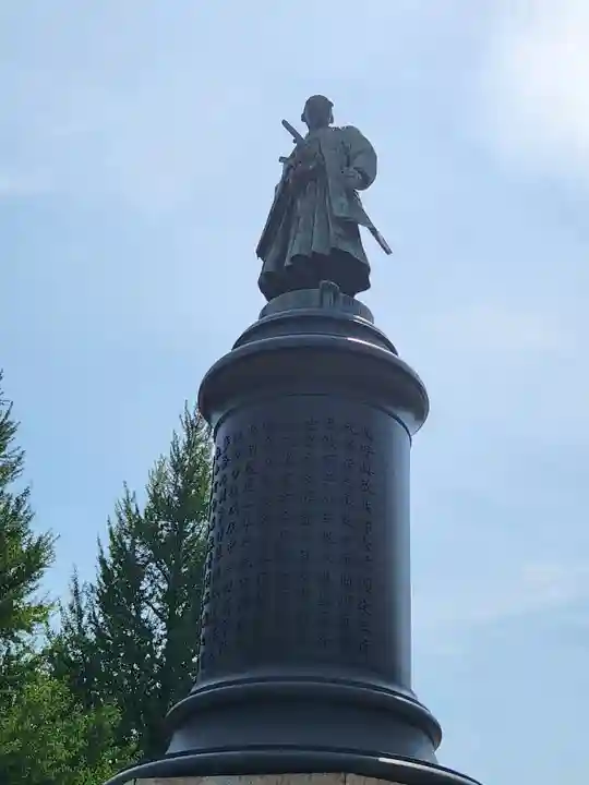 靖國神社の像