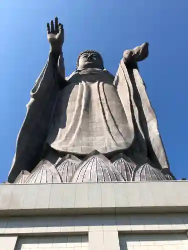 東本願寺本廟 牛久浄苑（牛久大仏）の仏像