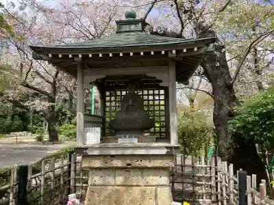孝道山の{uncategorized: "未分類", other: "その他", undefined: "問題あり", building: "その他建物", grave: "お墓", sacred_gate: "鳥居", guardian: "狛犬", statue: "像", buddha: "仏像", history: "歴史", nature: "自然", garden: "庭園", animal: "動物", pagoda: "塔", temizu: "手水舎", mountain_gate: "山門・神門", sanctuary: "本殿・本堂", subordinate: "末社・摂社", art: "芸術", scenery: "景色", jizo: "地蔵", ema: "絵馬", goshuin: "御朱印", omikuji: "おみくじ", items: "授与品その他", amulet: "お守り", goshuincho: "御朱印帳", eats: "食事", festival: "お祭り", votive_dance: "神楽", shichigosan: "七五三参", wedding: "結婚式", experience: "体験その他", initially: "初詣", around: "周辺", anti_infection: "感染症対策"}