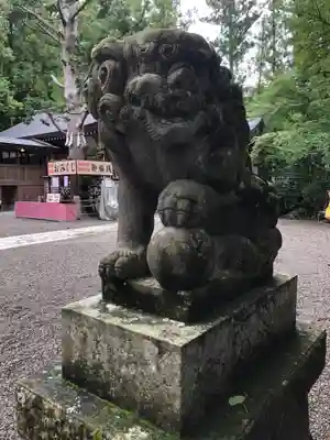 宝登山神社の狛犬