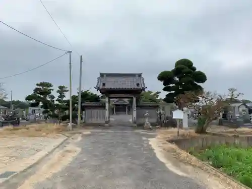 本因寺の山門