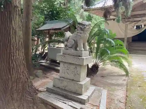 三嶋神社の狛犬